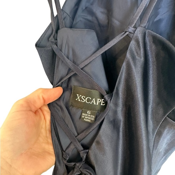 Xscape charmeuse lace up back satin gown navy blue 6 in great condition - Picture 4 of 5